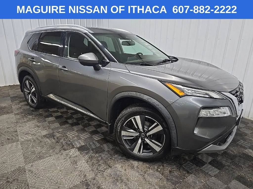 Used 2021 Gray Nissan SL image 7