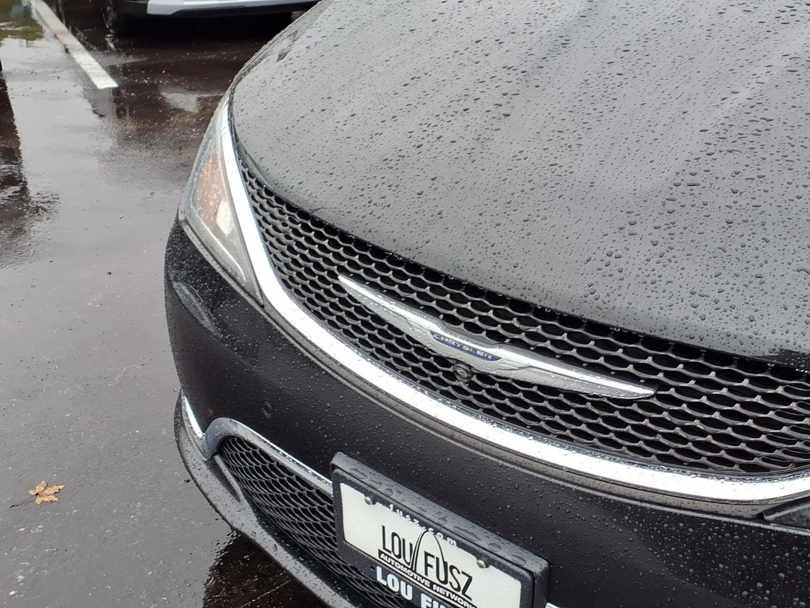 Used 2017 Brilliant Black Crystal Pearlcoat Chrysler Touring-L Plus image 26