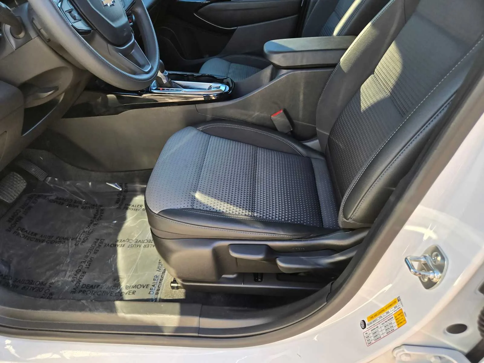 Used 2025 Summit White Chevrolet LT image 23
