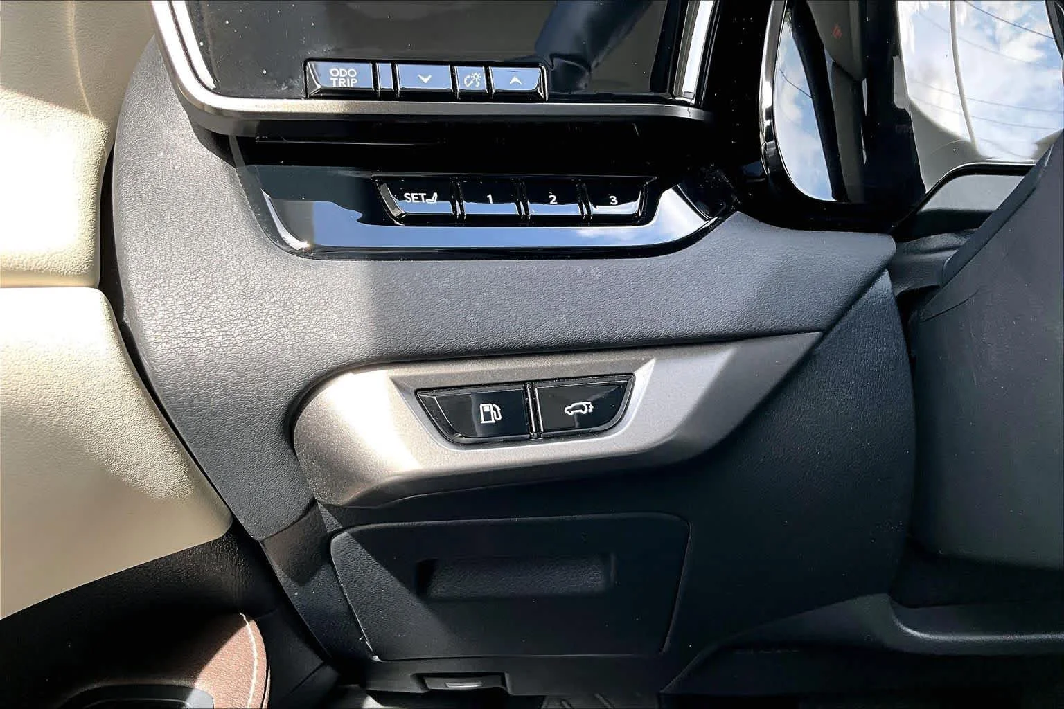 Used 2024 Iridium Lexus Premium image 34