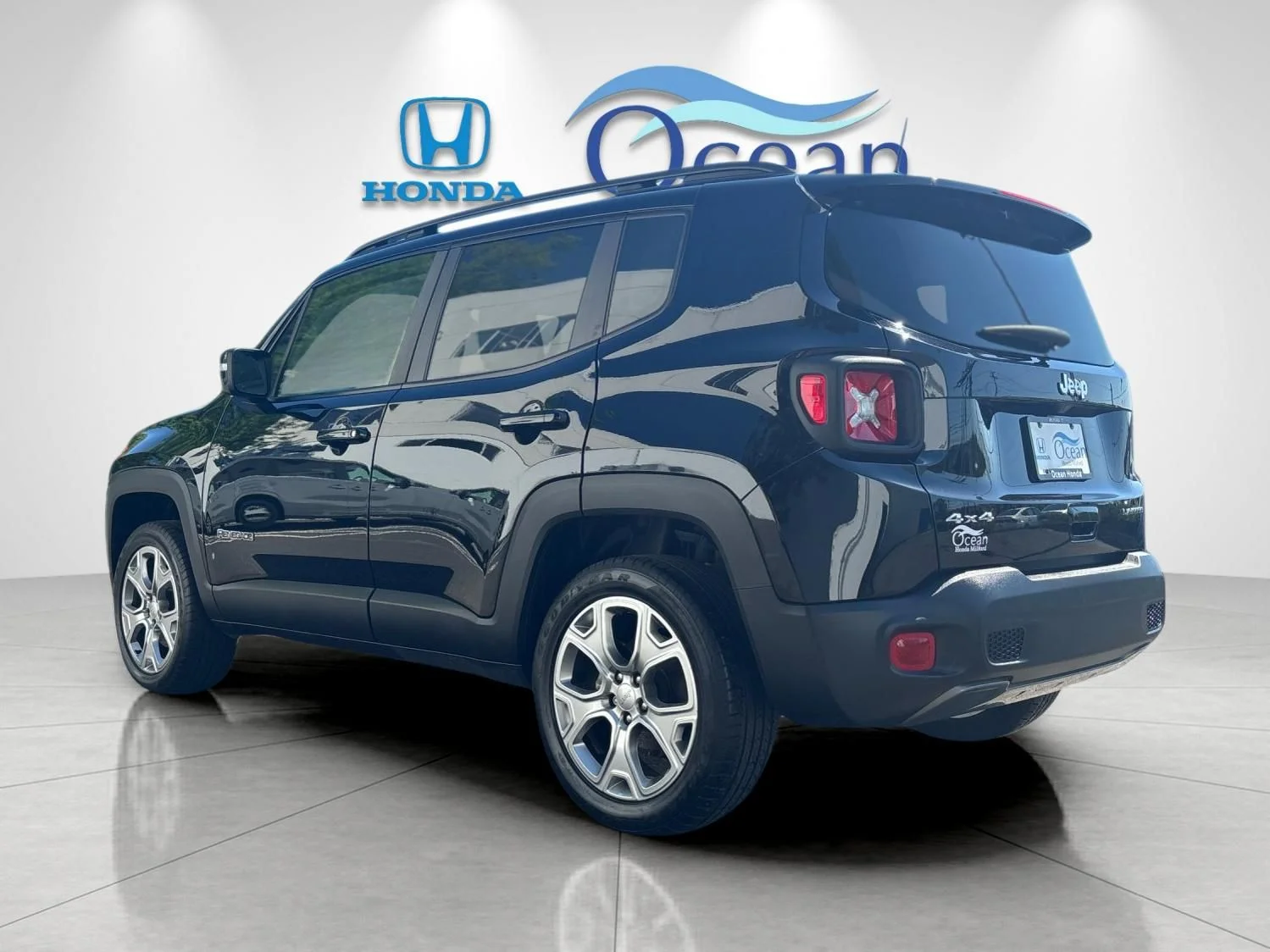 Used 2023 Black Clearcoat Jeep Limited image 5