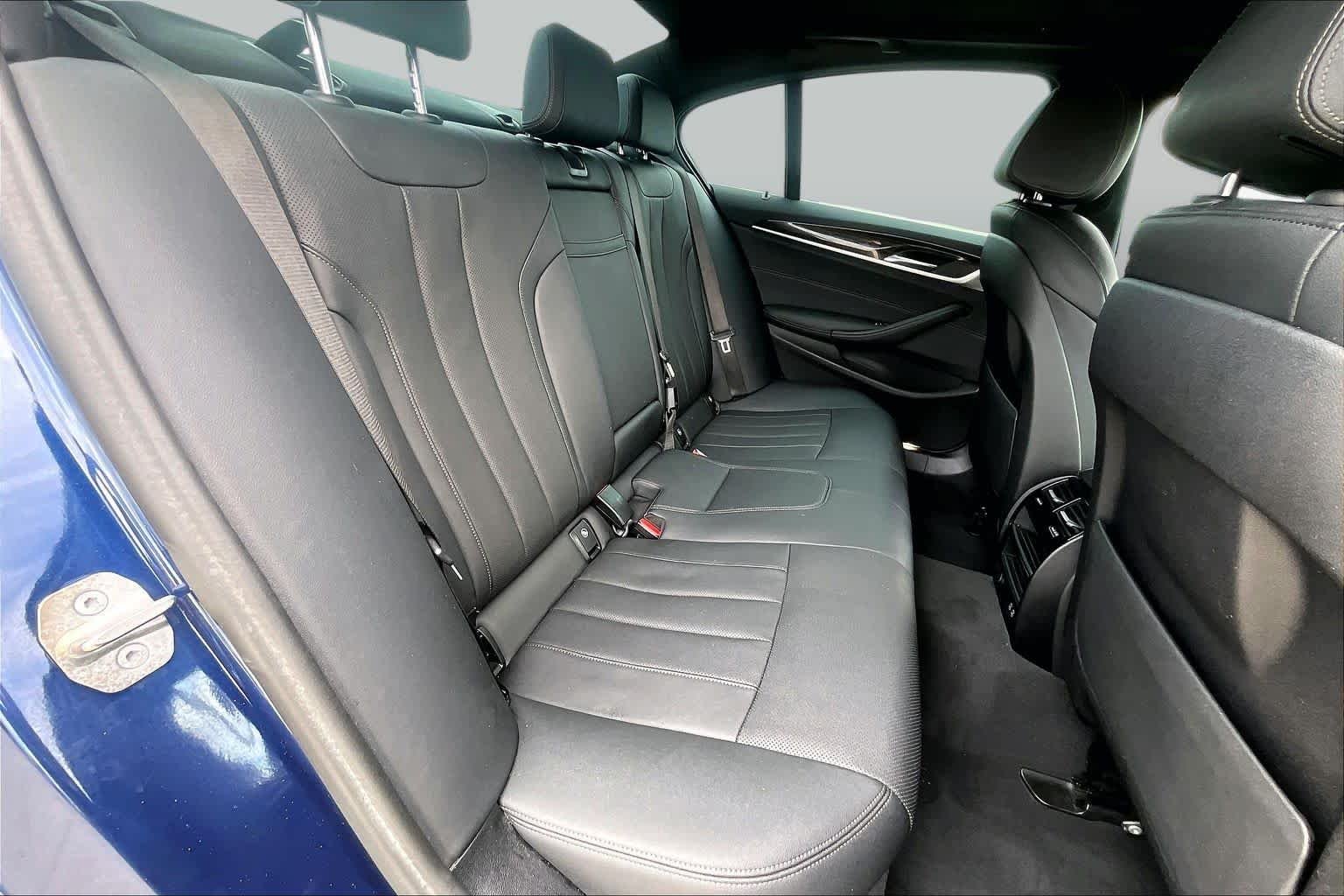 Used 2023 Phytonic Blue Metallic BMW 530i image 18