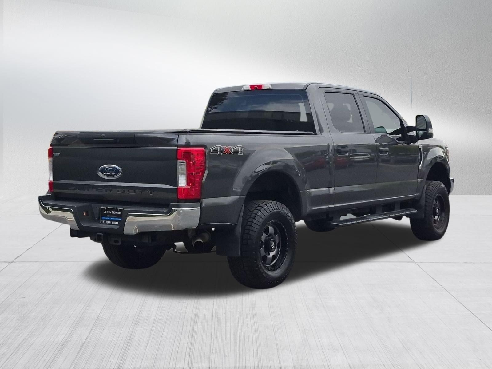 Used 2018 Gray Ford XL image 5
