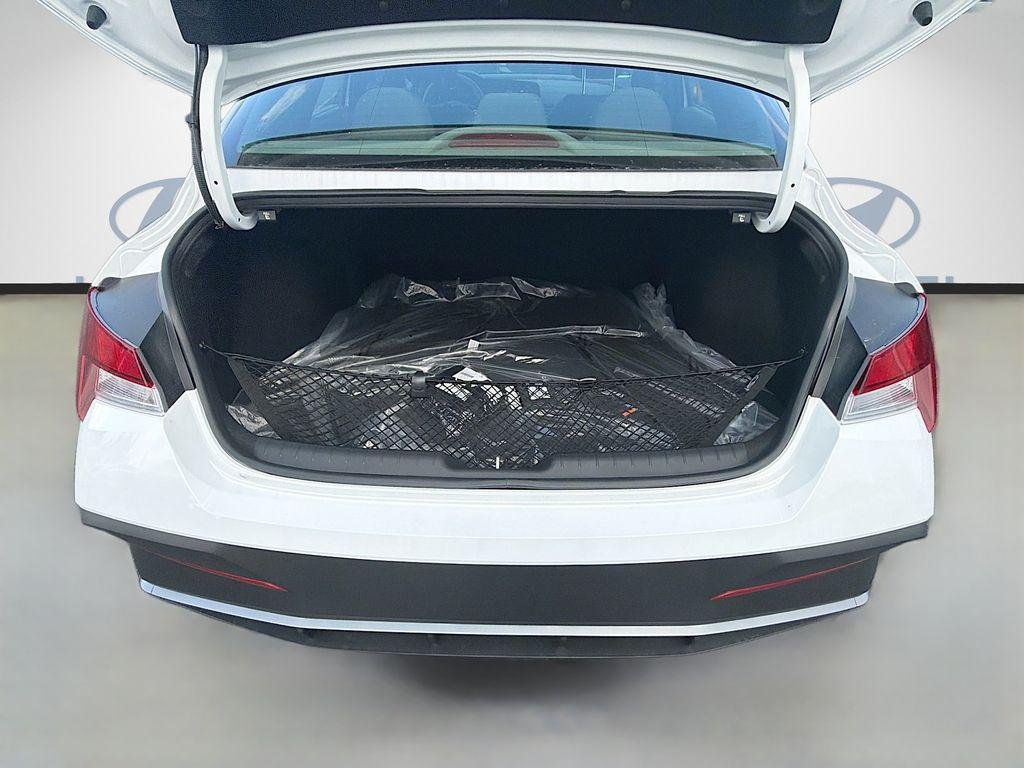 New 2026 Serenity White Hyundai SEL Sport image 18