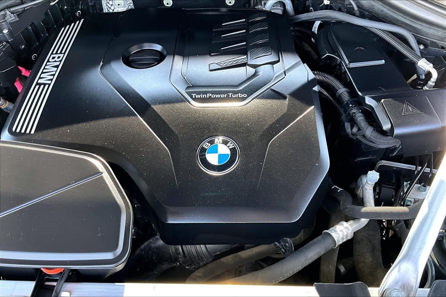 Used 2021 Dark Graphite Metallic BMW sDrive30i image 32