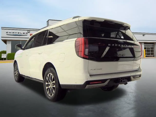 Used 2025 White Ford Platinum image 4