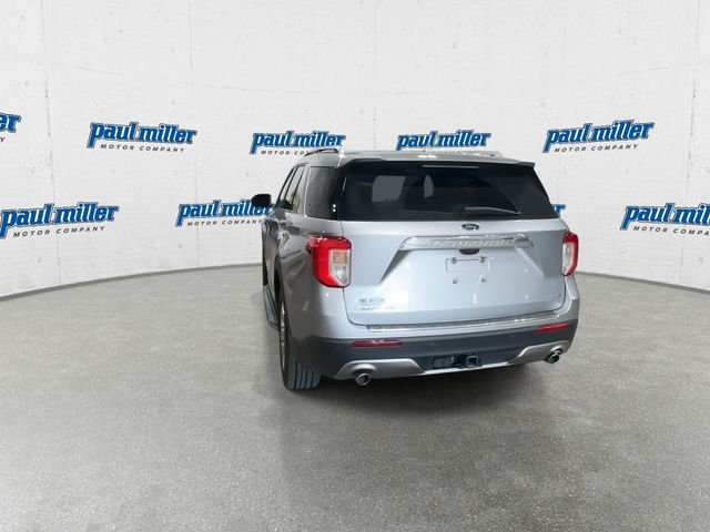 Used 2020 Silver Metallic Ford Limited image 10