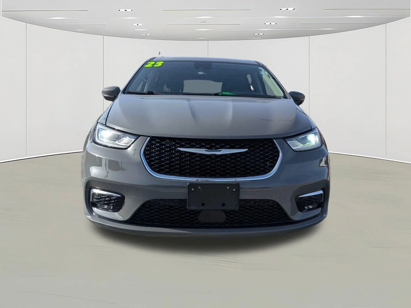 Used 2023 Gray Chrysler Touring L image 8