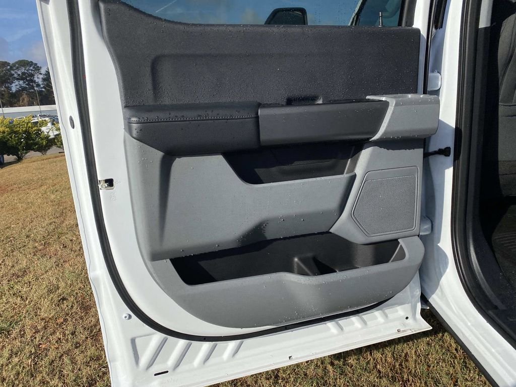New 2026 Oxford White Ford F-350® XLT image 9