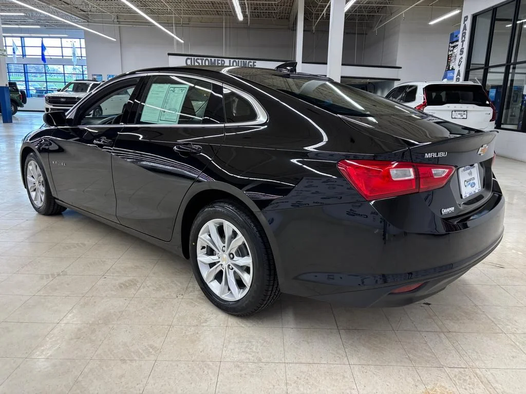 Used 2023 Mosaic Black Metallic Chevrolet LT image 6