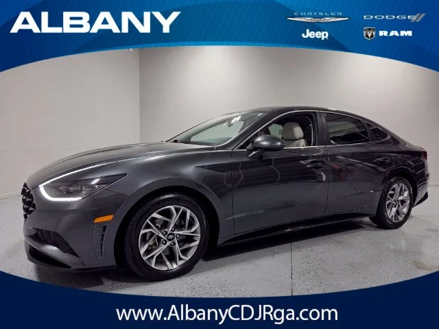 Used 2023 Gray Hyundai SEL image 1