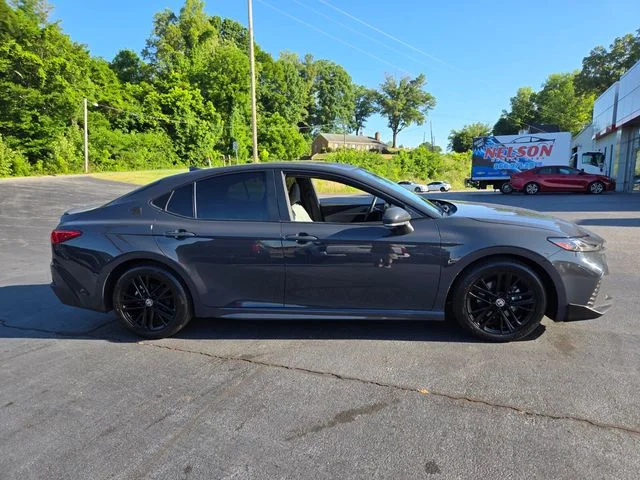 Used 2025  Toyota SE image 9