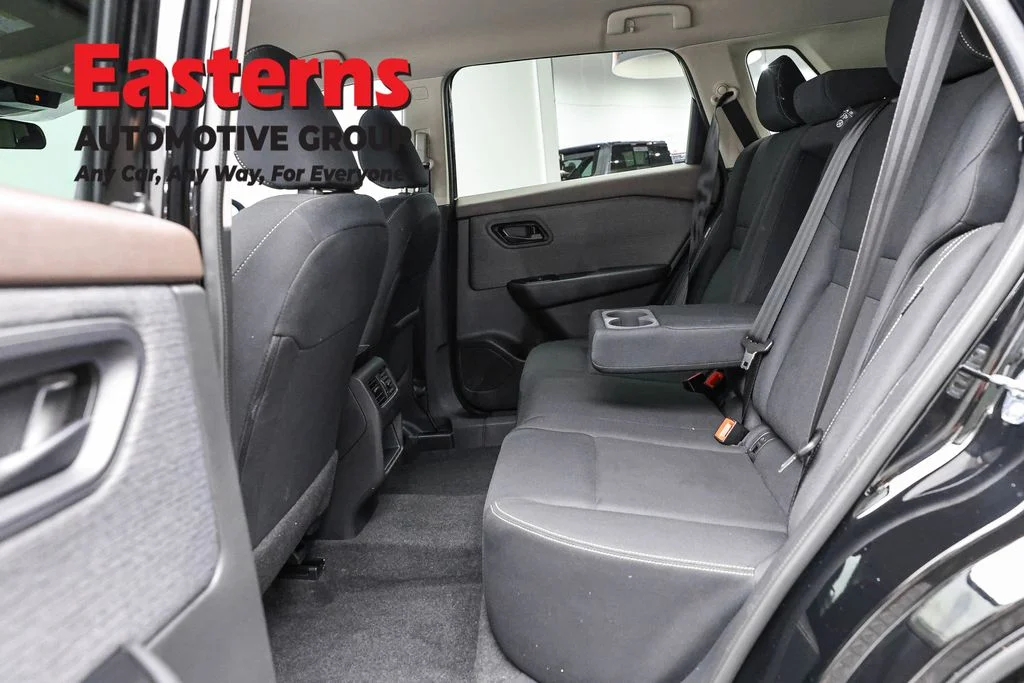 Used 2023 Black Nissan S image 21