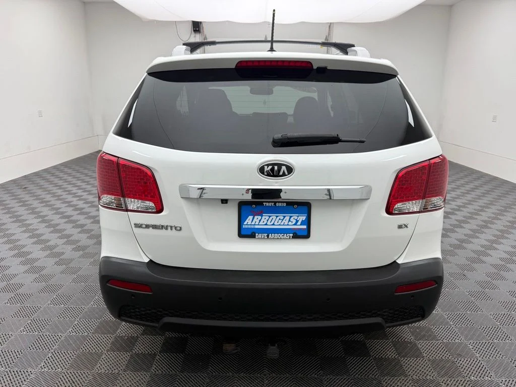 Used 2012 White Kia EX image 9