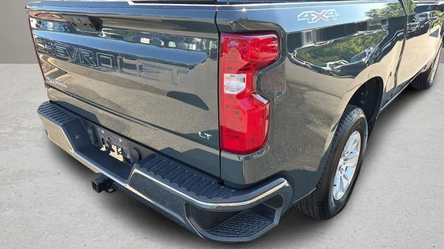 Used 2025 Gray Chevrolet LT image 34