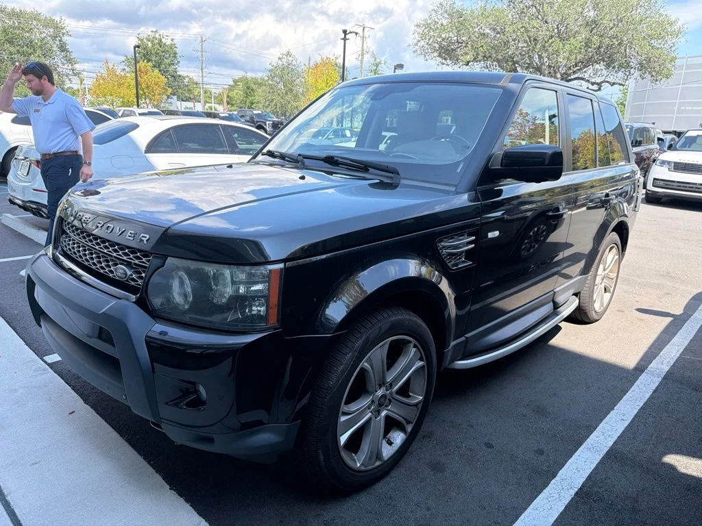 Used 2013 Santorini Black Land Rover HSE image 1