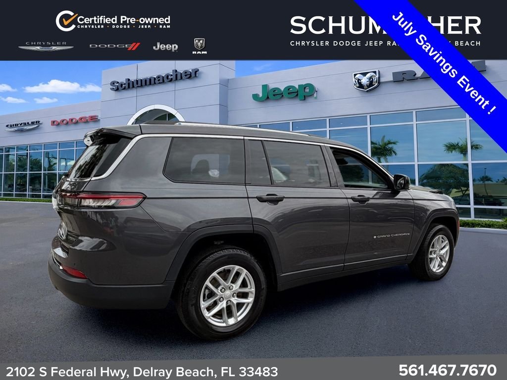 Used 2023 Gray Jeep Laredo image 14