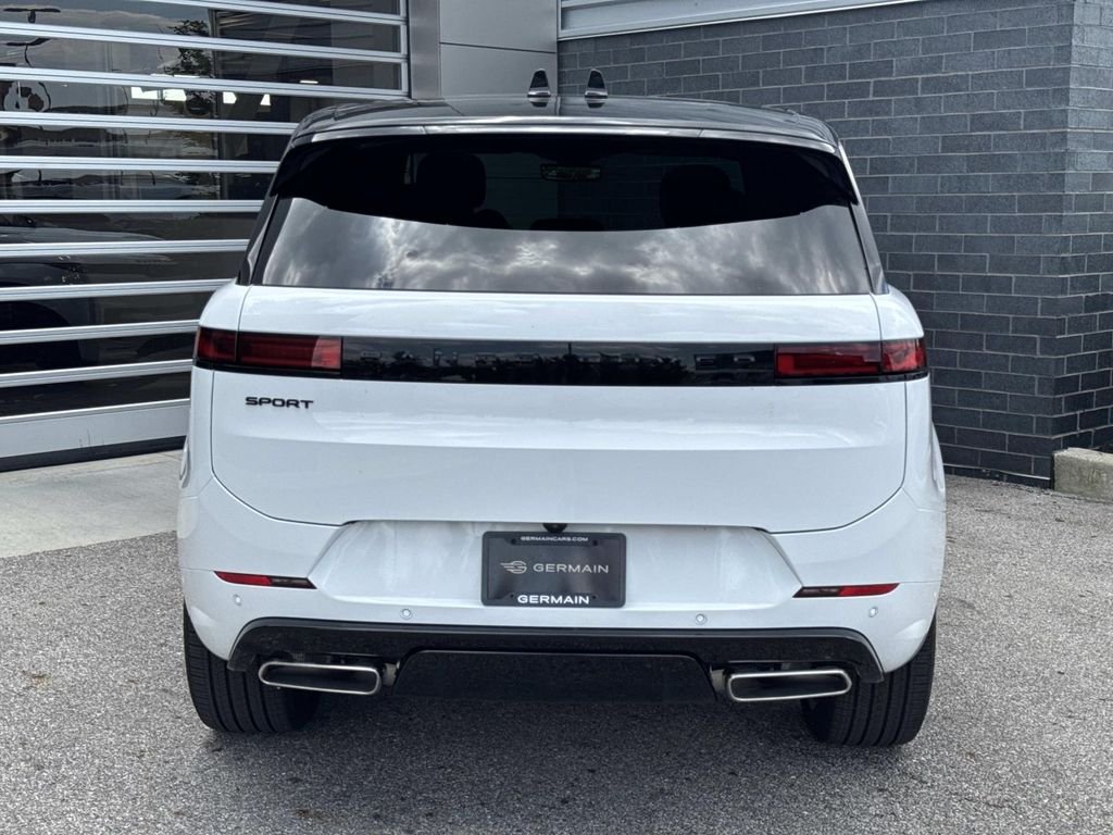 New 2026 Fuji White Land Rover Dynamic SE image 5