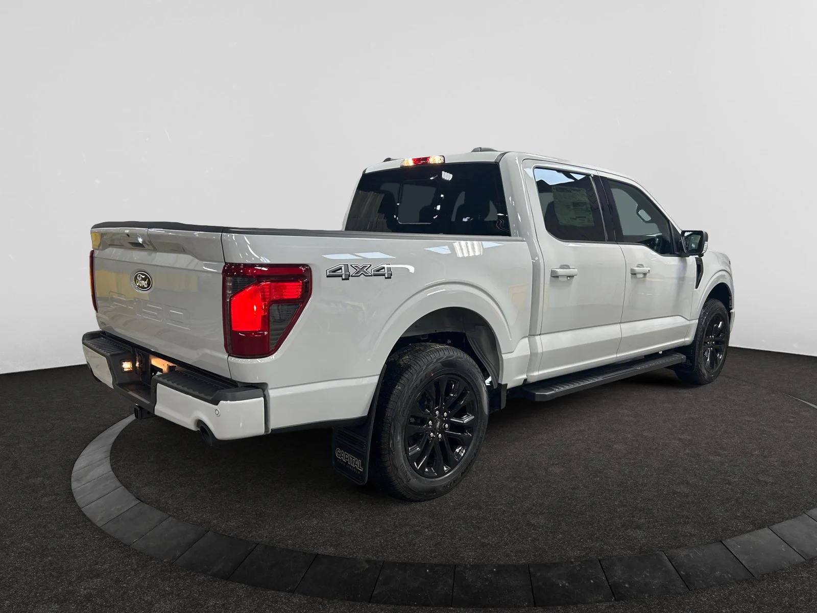 New 2026 Avalanche Ford XLT image 5