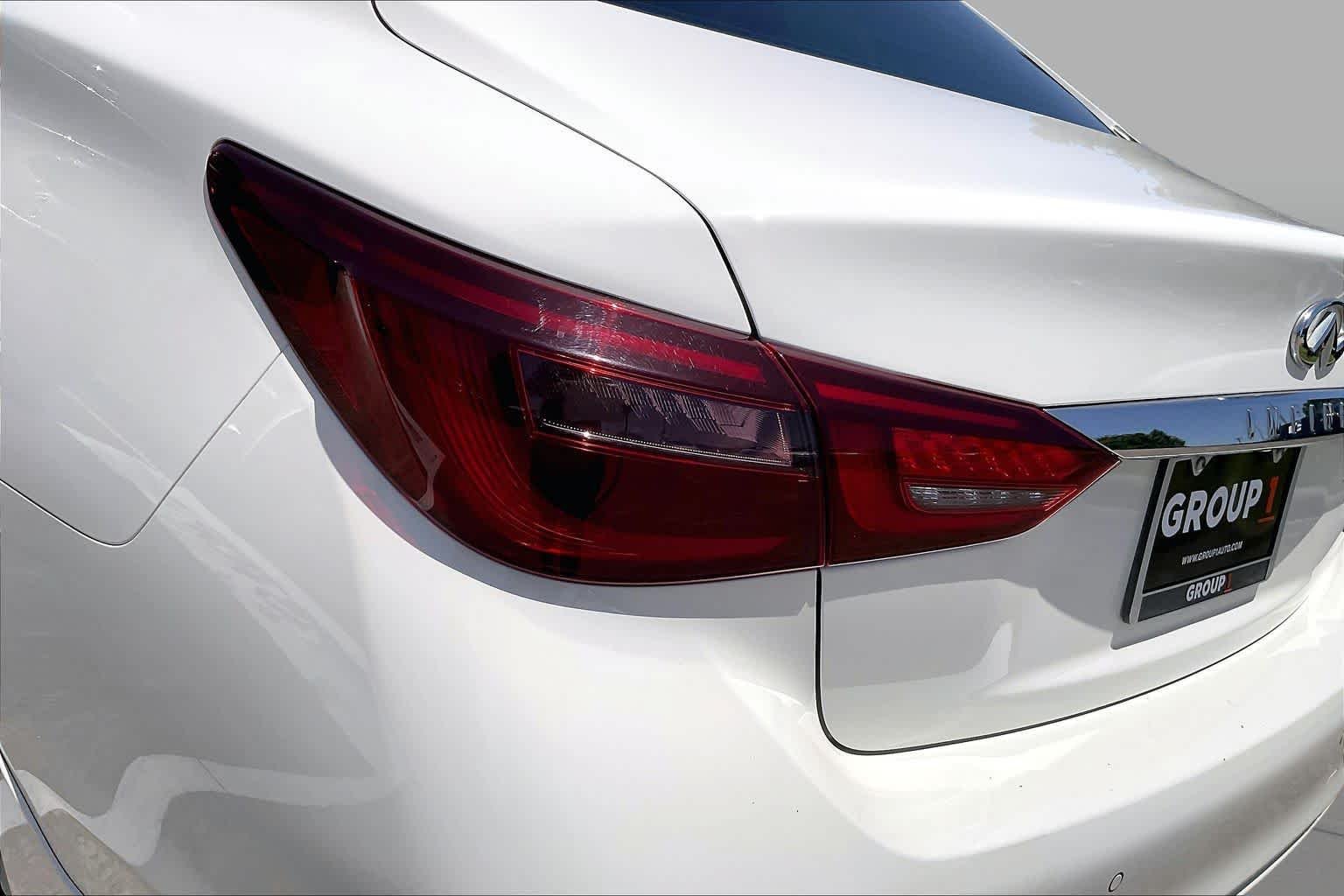 Used 2019 Pure White INFINITI 3.0t Signature Edition image 27