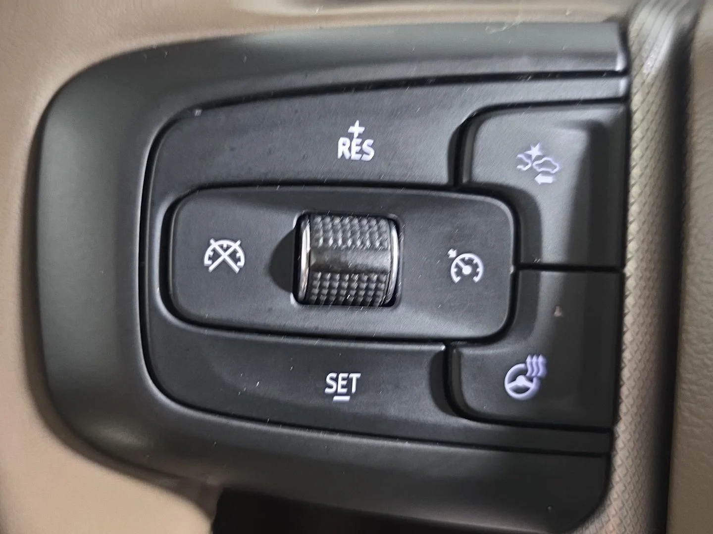 Used 2024 White Frost Tricoat GMC Denali image 16