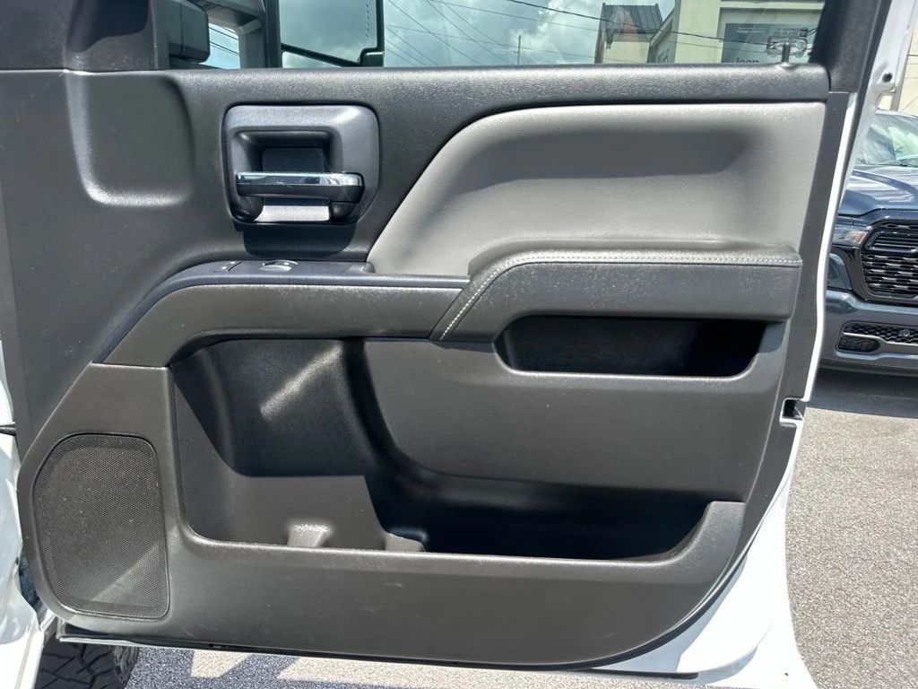 Used 2015 White Chevrolet Work Truck image 21