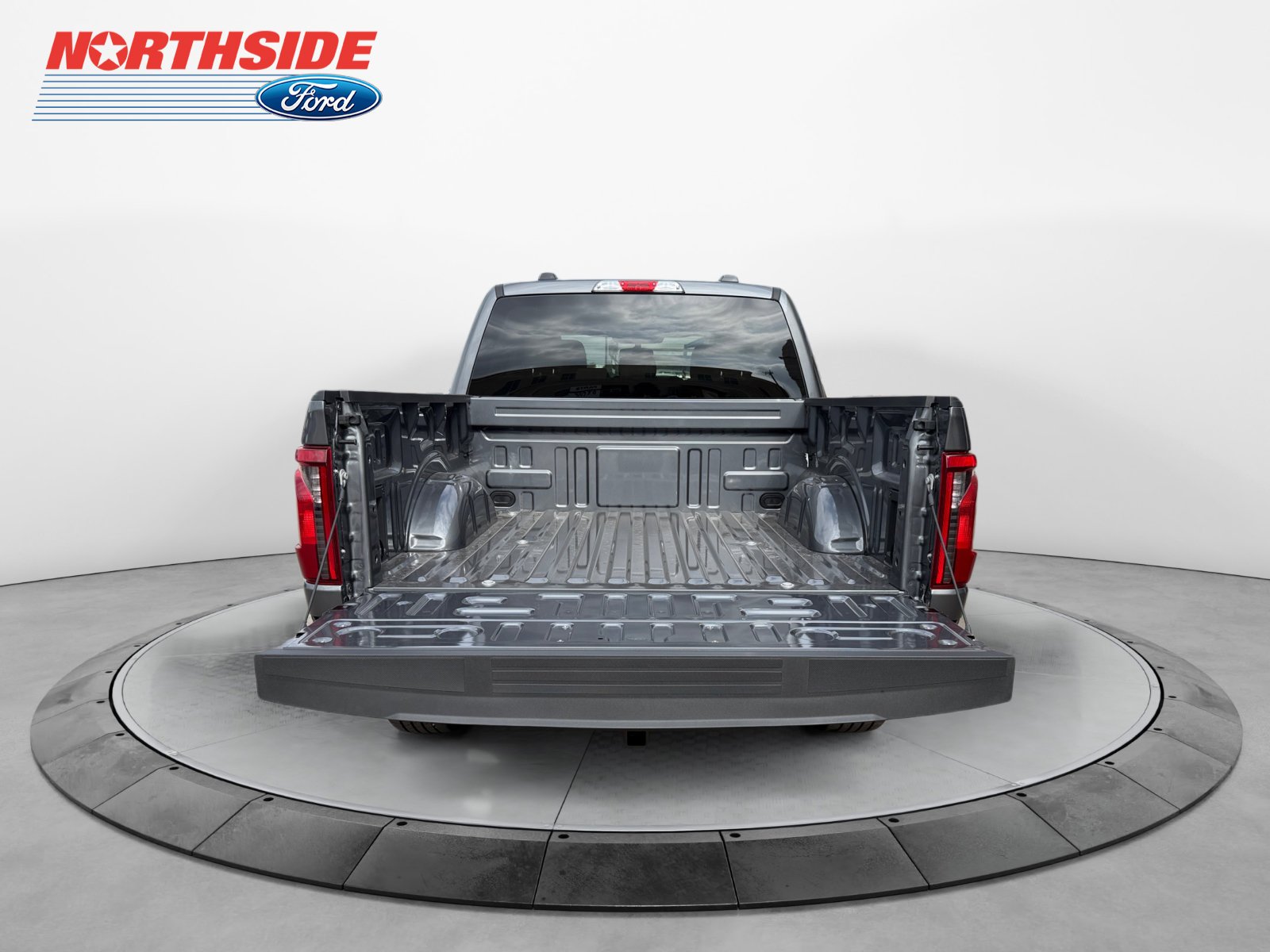New 2026 Carbonized Gray Metallic Ford XLT image 19
