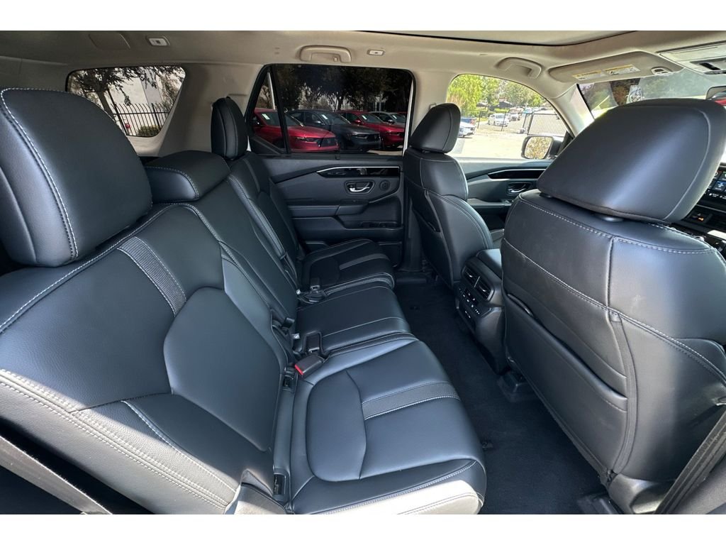 Used 2025 Platinum White Pearl Honda Touring image 19