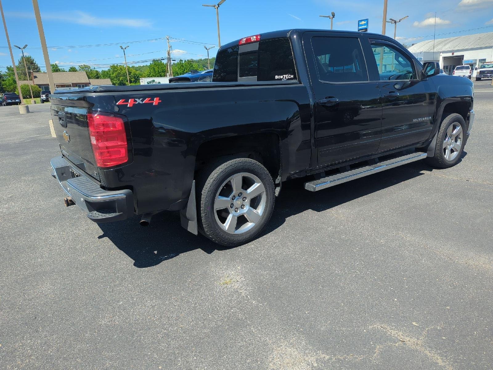 Used 2018 BLACK CHEVROLET TRUCK LT image 6