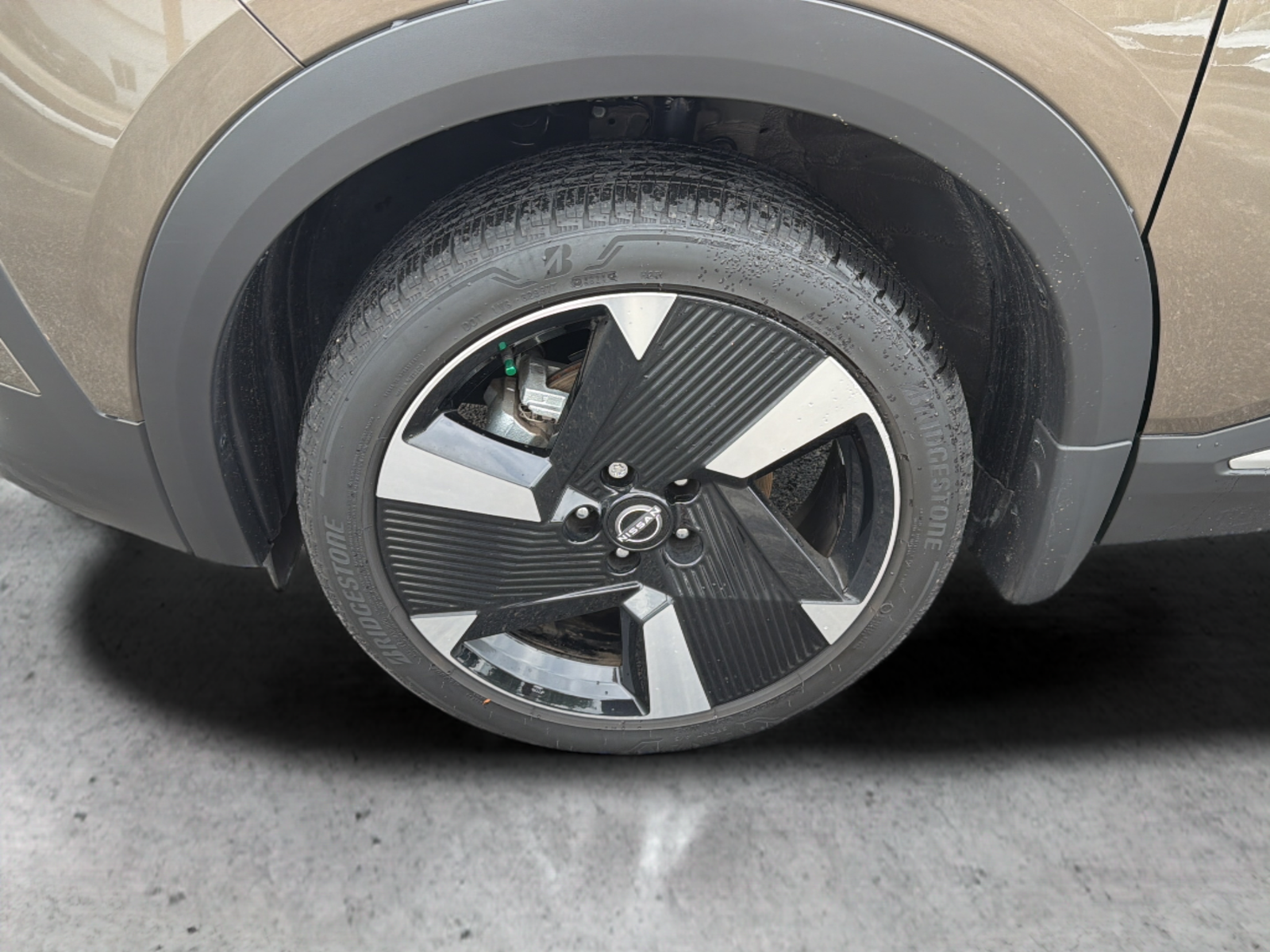 Certified Used 2025 Brown Nissan SR image 37