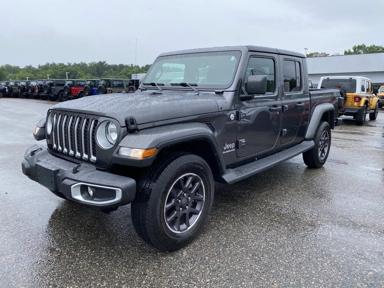 Used 2022 Granite Crystal Metallic Clearcoat Jeep Overland image 9