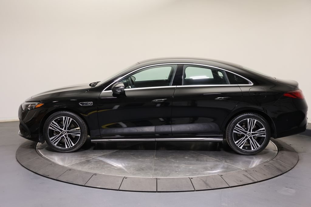 New 2027 Night Black Mercedes-Benz CLA 220 image 4