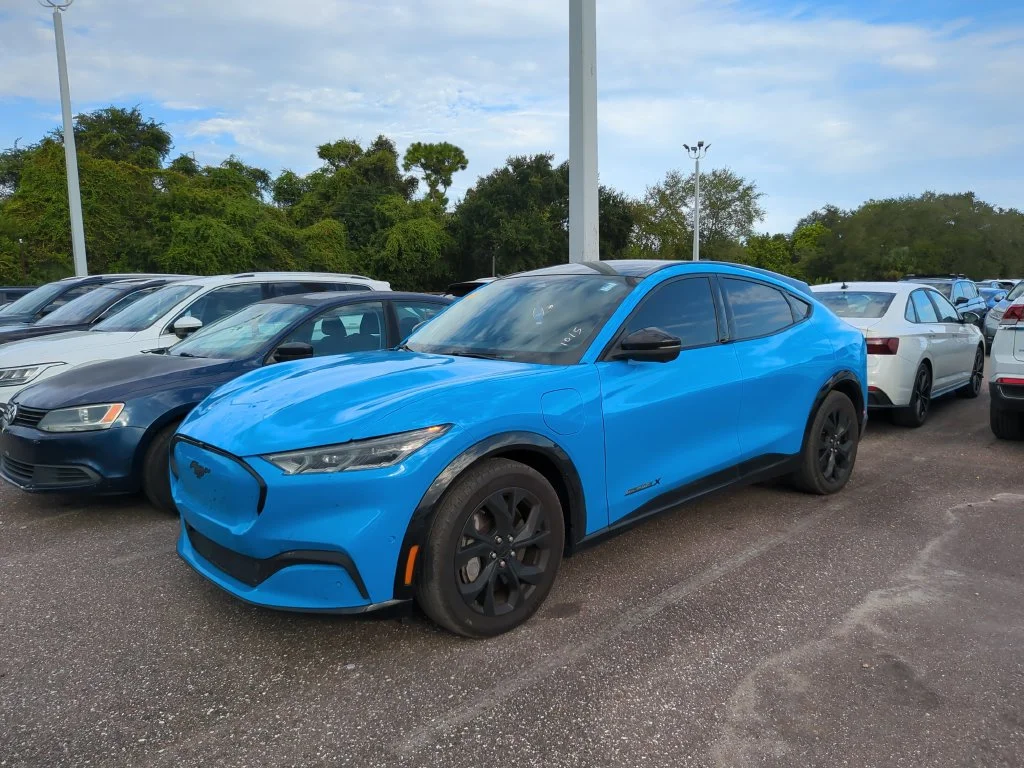 Used 2023 Blue Ford Premium image 2