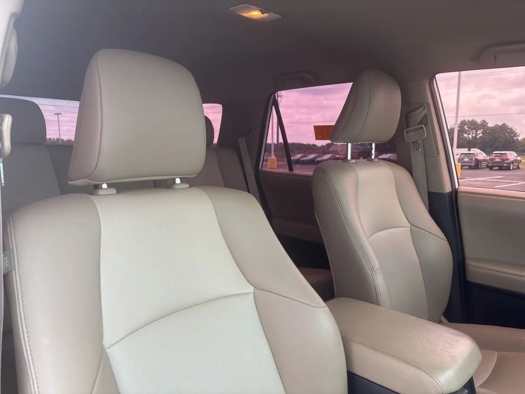 Used 2019 White Toyota SR5 Premium image 16