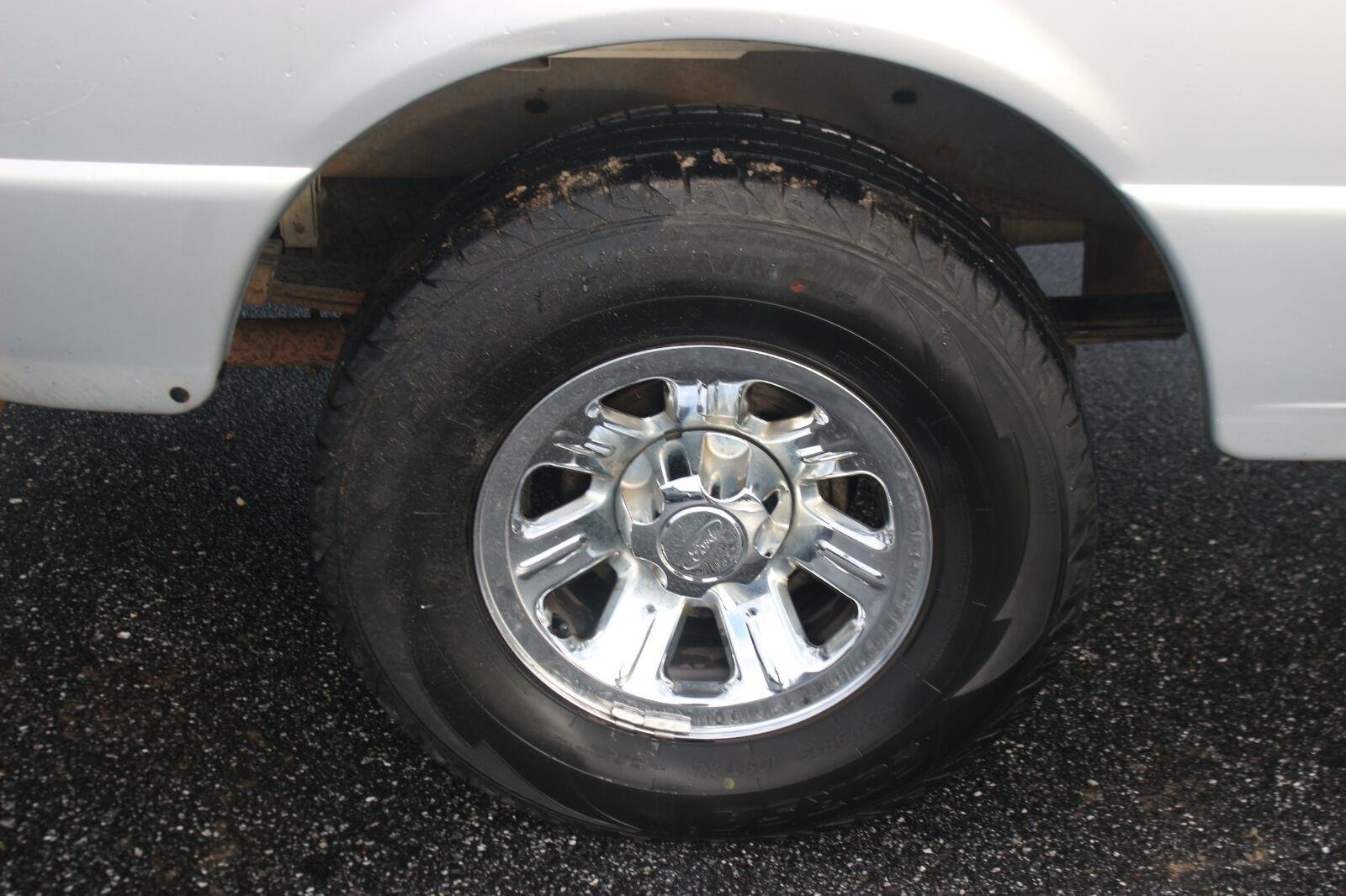 Used 2003 Silver Ford XL Fleet image 28