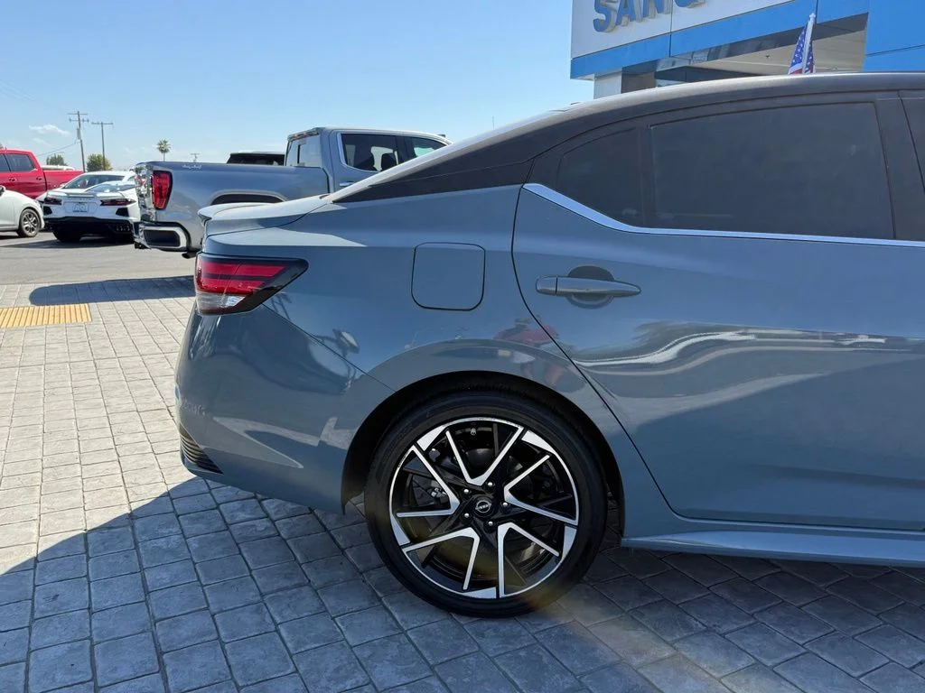 Used 2025 Gray Nissan SR image 12
