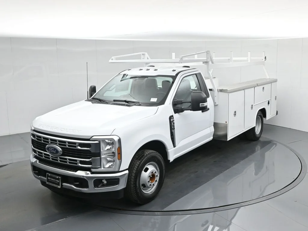 2026 Ford F-350 Super Duty Chassis Cab XL - Photo 36