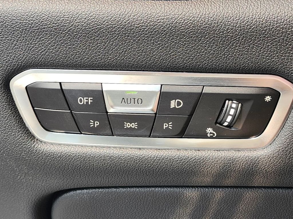 Certified Used 2023 White BMW xDrive40i image 25