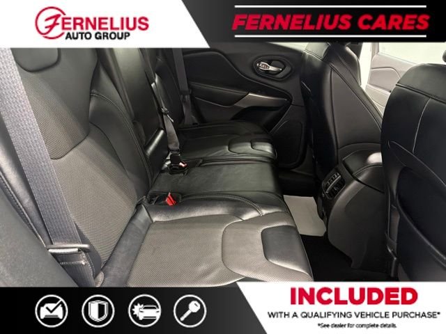 Used 2022 White Jeep Latitude Lux image 26