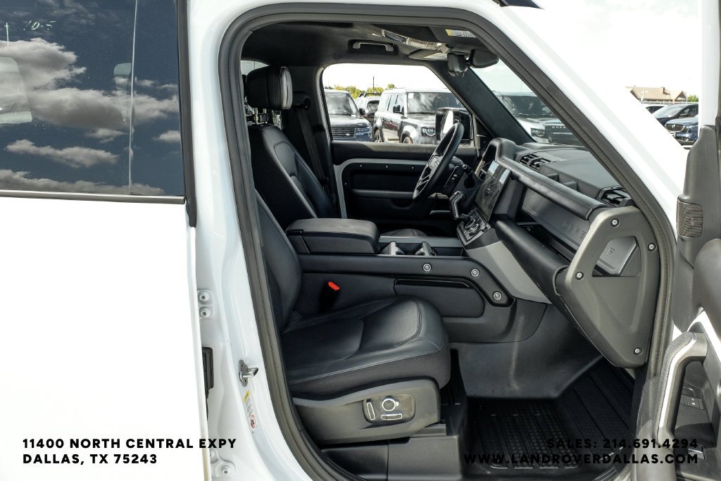 Used 2026 Fuji White Land Rover V8 image 42