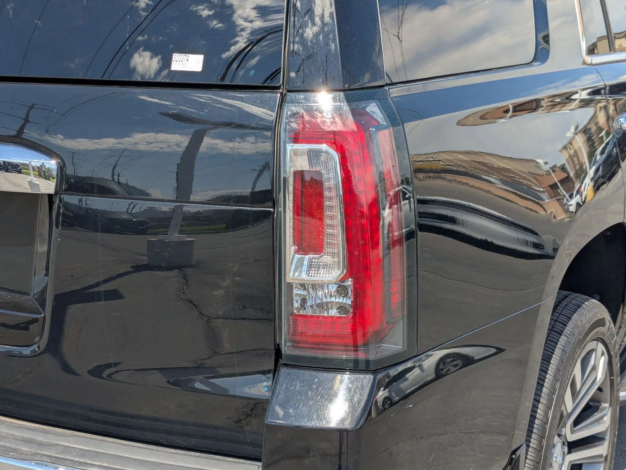 Used 2017 Onyx Black GMC Denali image 11