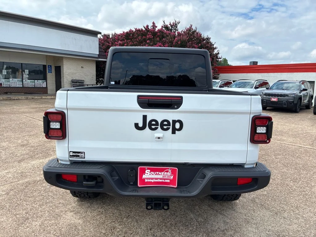 New 2026 Bright White Clear-Coat Exterior Paint Jeep Sport S image 4