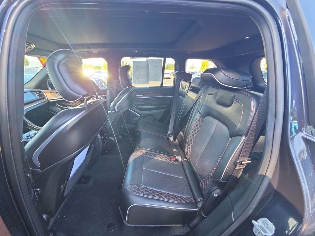 Used 2022 Black Jeep Summit 4xe image 19