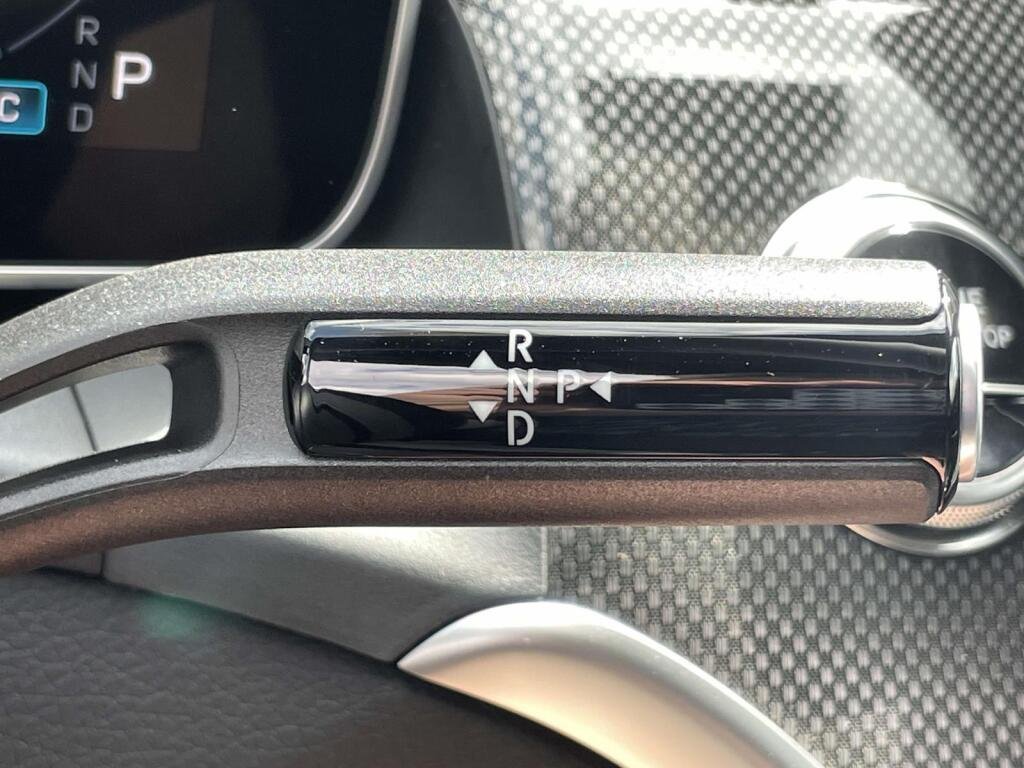 New 2026 2040/Black Mercedes-Benz GLC 300 image 37