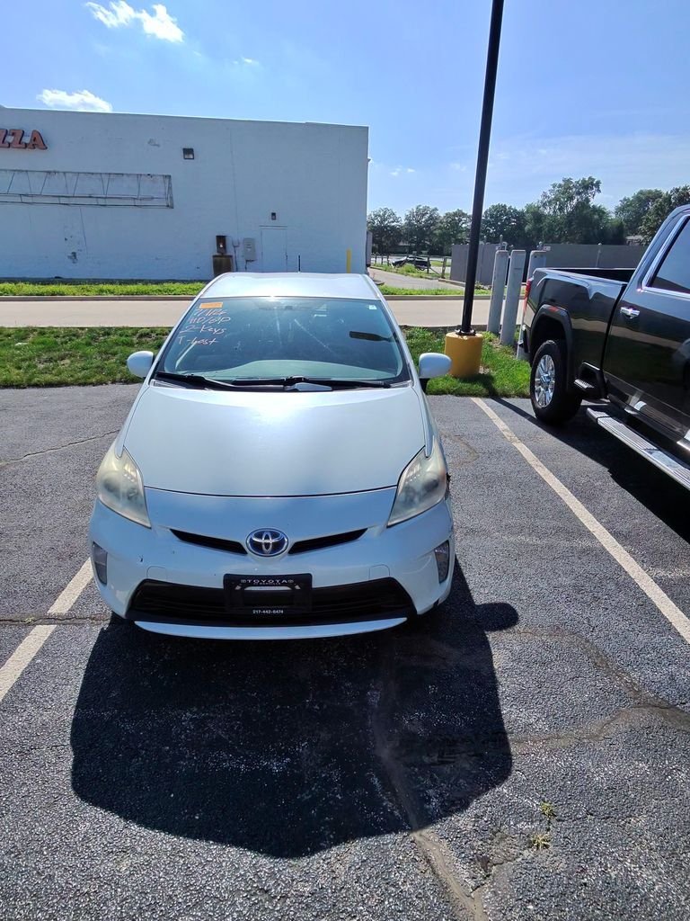 Used 2013 Blizzard Pearl Toyota Three image 1