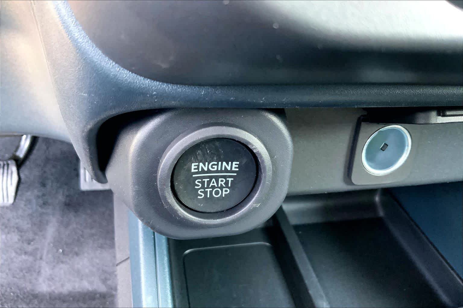 New 2026 Carbonized Gray Metallic Ford Lobo™ image 17