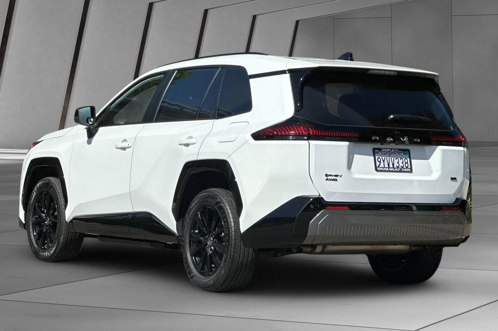 2026 Toyota RAV4 Plug-in Hybrid SE - Photo 11