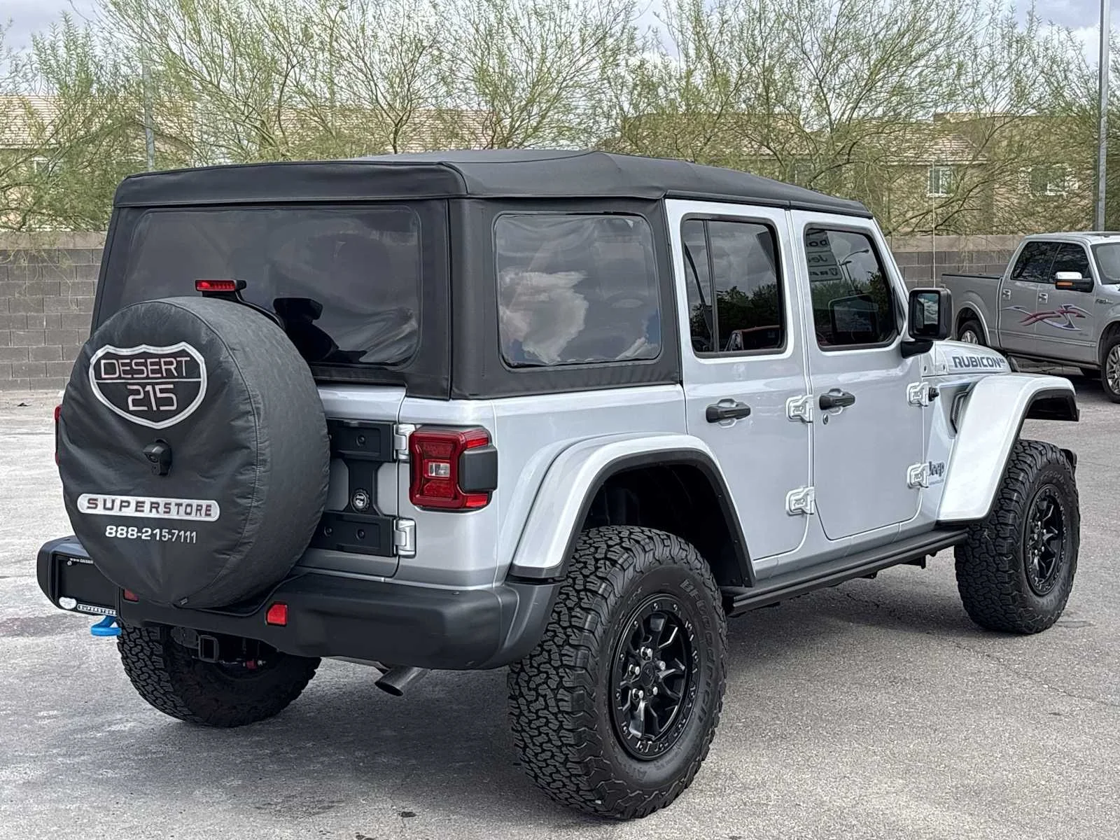 Used 2023 Silver Zynith Clearcoat Jeep Rubicon 20th Anniversary image 8