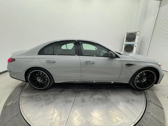 New 2026 MANUFAKTUR Alpine Gray Mercedes-Benz E 53 AMG® image 16