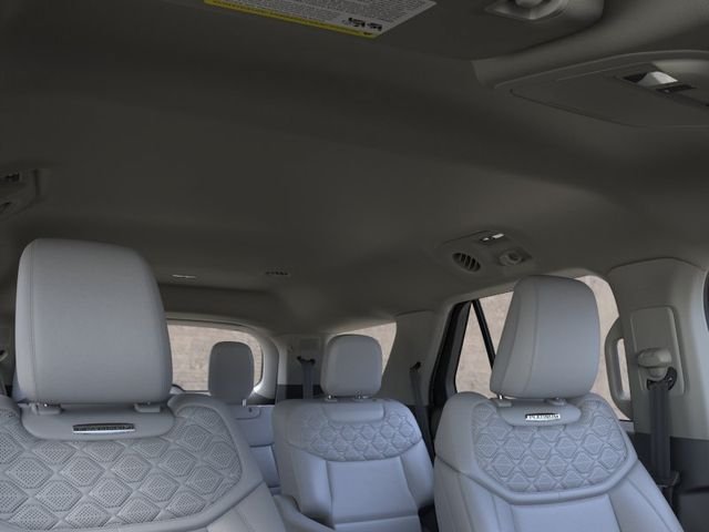 New 2026 Star White Metallic Tri-Coat Ford Platinum™ image 23
